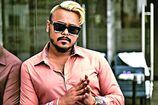 বড় পর্দায় জাকিলাভ 