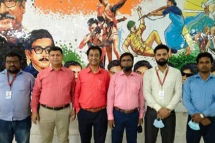 ঢাকা কলেজ শিক্ষক পরিষদে জয়ী হলেন যারা