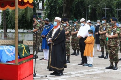 শহীদ বাংলাদেশি শান্তিরক্ষী সেনা কর্মকর্তার জানাজা অনুষ্ঠিত