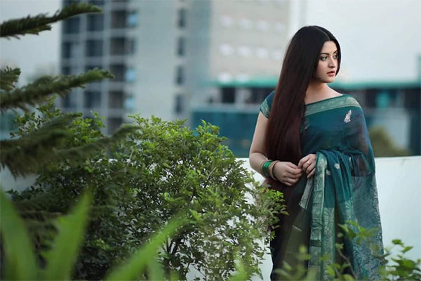 পরীমণিকে দফায় দফায় রিমান্ড; ক্ষমা চেয়েছেন দুই বিচারক