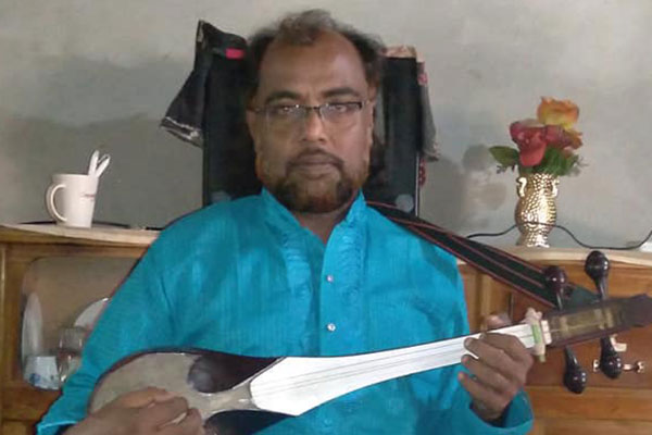 অর্থের অভাবে চিকিৎসা নিতে পারছেন না বাউল শিল্পী শাহজাহান 