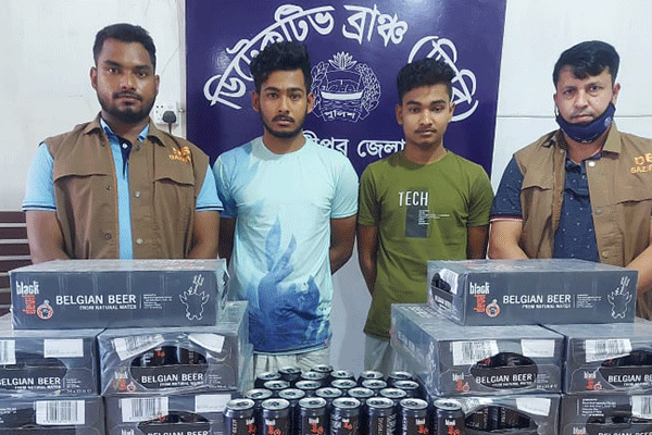 শ্রীপুরে দুই মাদক ব্যবসায়ী গ্রেফতার