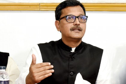 অনভিজ্ঞতা থেকেই পদ্মা সেতুর পিলারের গার্ডারে ধাক্কা: নৌ প্রতিমন্ত্রী

