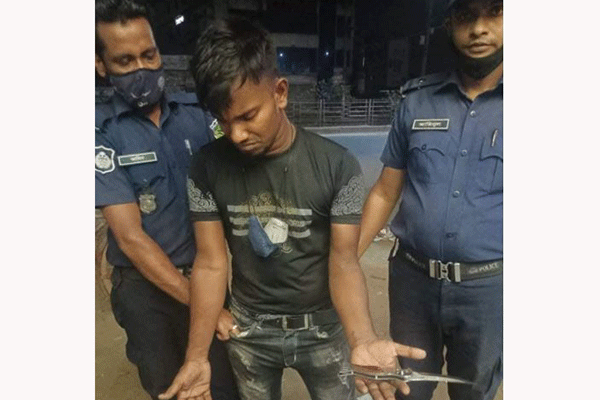 সাভারে ছিনতাই করে পালানোর সময় আটক ১