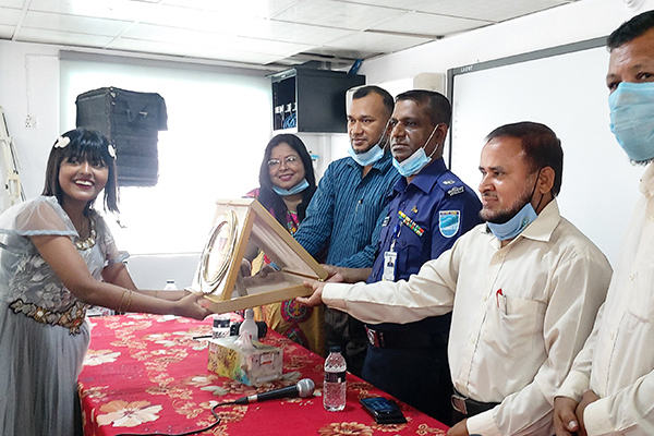 ১১ বার জাতীয় পুরস্কার পাওয়ায় নৈঋতা হালদারকে সম্মাননা 