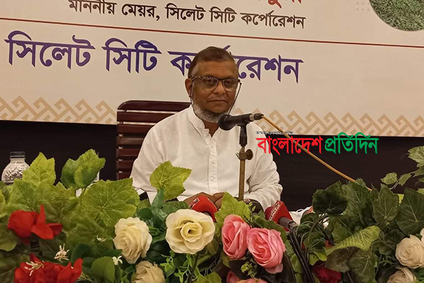 মেয়র আরিফের ঘোষণায় বিব্রত সাংবাদিকরা 