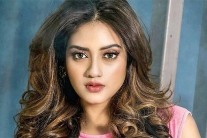 ছেলের বার্থ সার্টিফিকেটে পিতৃপরিচয়ে যার নাম লিখলেন নুসরাত  


