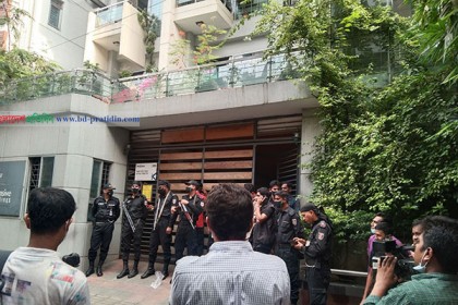 ইভ্যালির সিইও রাসেলের বাসায় র‍্যাবের অভিযান

