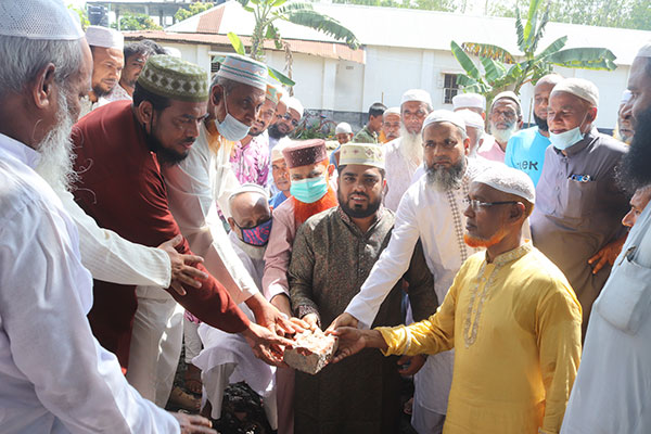 শাজাহানপুরে মসজিদ নির্মাণ কাজের উদ্বোধন