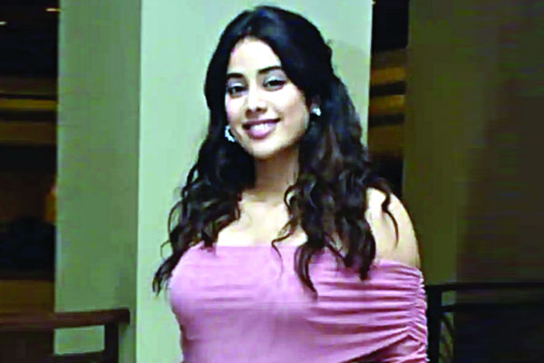 নতুন প্রেমে পড়েছেন