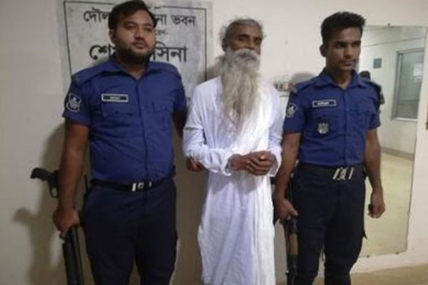 
নেচে-গেয়ে লাশ দাফন, ভণ্ডপীর কারাগারে