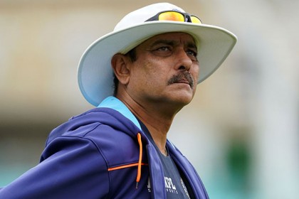 কোহলির পর এবার সরে দাঁড়াচ্ছেন শাস্ত্রী!