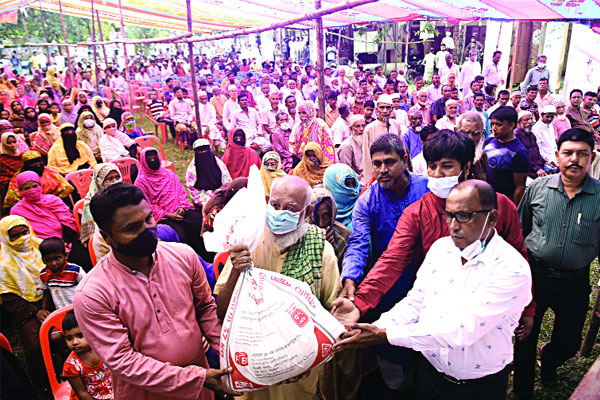 ৬ হাজার পরিবার পেল বসুন্ধরার খাদ্য সহায়তা