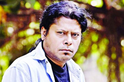 মামলা করতে আদালতে জেমস