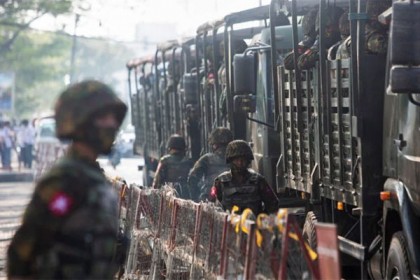 মিয়ানমারে সামরিক গাড়িবহরে বোমা হামলা

