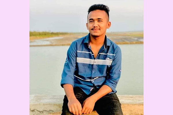 মেরিন ড্রাইভে মোটরসাইকেলের সঙ্গে ট্রাকের সংঘর্ষ, স্কুলছাত্র নিহত