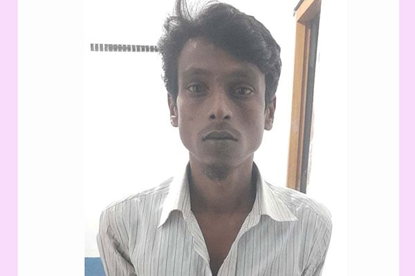 বগুড়ায় চোলাই মদসহ মাদক ব্যবসায়ী গ্রেফতার