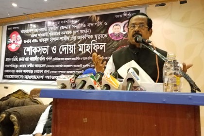 'সেনাশাসকের হাতে যাদের জন্ম তারা আবার গণতন্ত্রের কথা বলে-লজ্জা করে না'