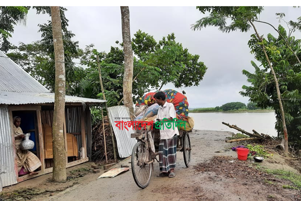 আড়িয়াল খাঁ নদের ভাঙ্গনে দিশেহারা ছয় গ্রামের মানুষ