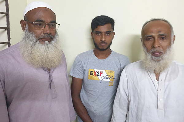 বাউল শিল্পীকে মারধর ও মাথা ন্যাড়া করায় গ্রেফতার তিন