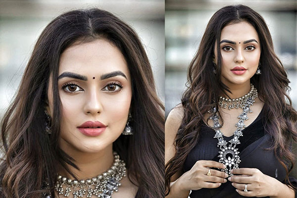 নুসরাত ফারিয়া দেখতে বাবার মতো, চিন্তা করেন মায়ের মতো