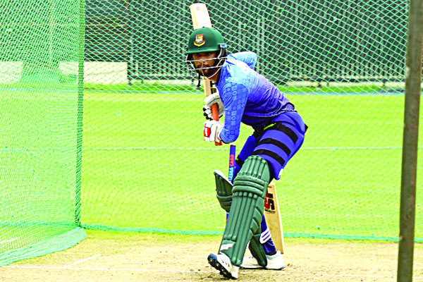 নিজেকে ঝালাই করে নিতে ব্যস্ত