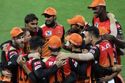আইপিএলে ফের করোনার হানা