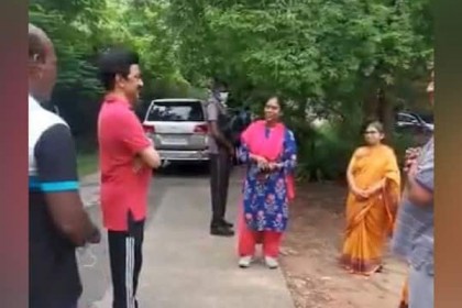মর্নিংওয়াকে প্রশ্ন শুনে লজ্জা পেলেন তামিলনাড়ুর মুখ্যমন্ত্রী