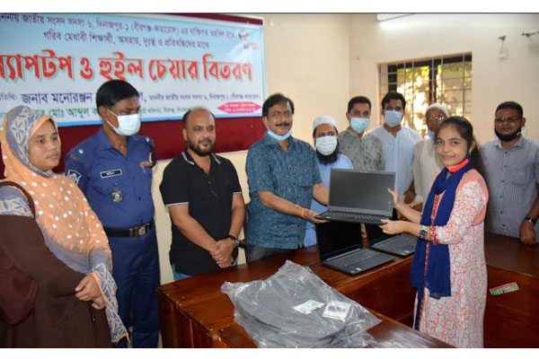 ‌'গতিহীন বিএনপির জন্য হুইল
চেয়ারের ব্যবস্থা করতে হবে'