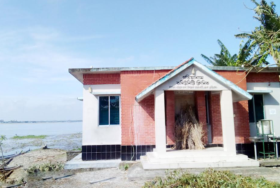 কুড়িগ্রামে তিস্তা নদীর ভাঙনে বিলীন হচ্ছে বসতভিটা