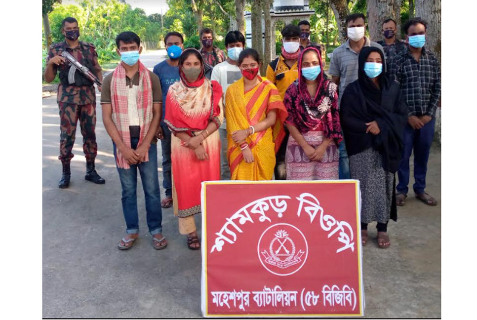 মহেশপুর সীমান্তে অবৈধভাবে বাংলাদেশে প্রবেশ করায় আটক ১১ 