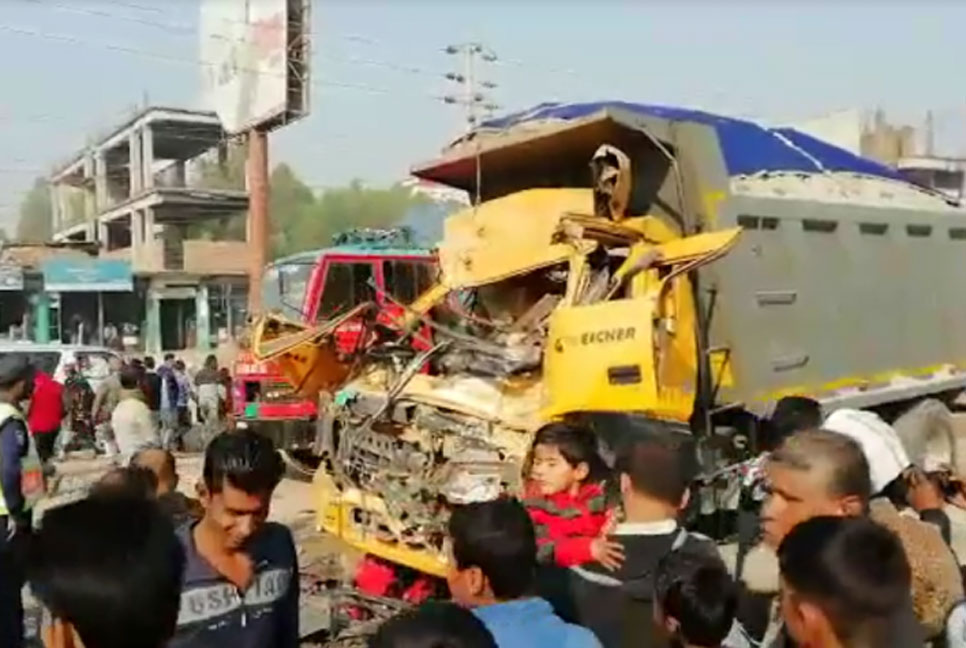 টাঙ্গাইলে সড়ক দুর্ঘটনায় ৩ জন নিহত, আহত ২