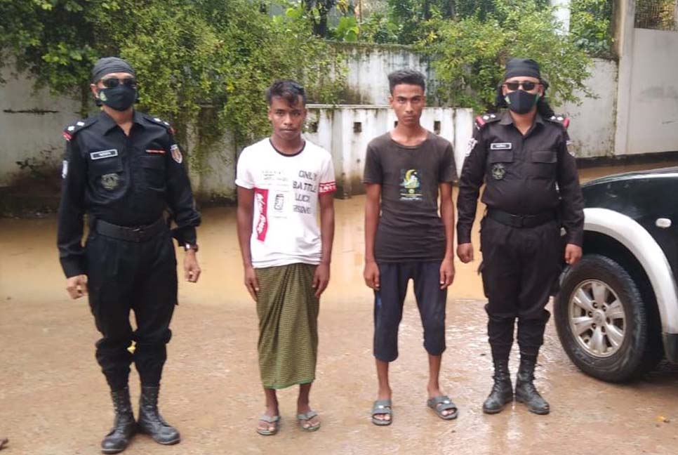 ৮ হাজার ইয়াবাসহ দুই যুবক আটক
