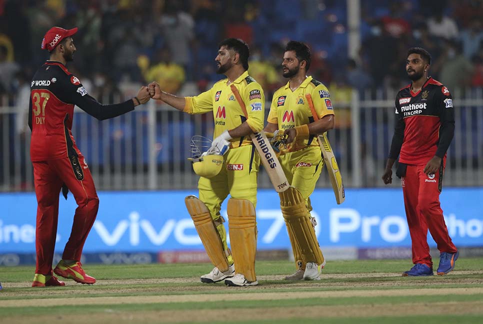 বেঙ্গালুরুকে হারিয়ে শীর্ষে চেন্নাই