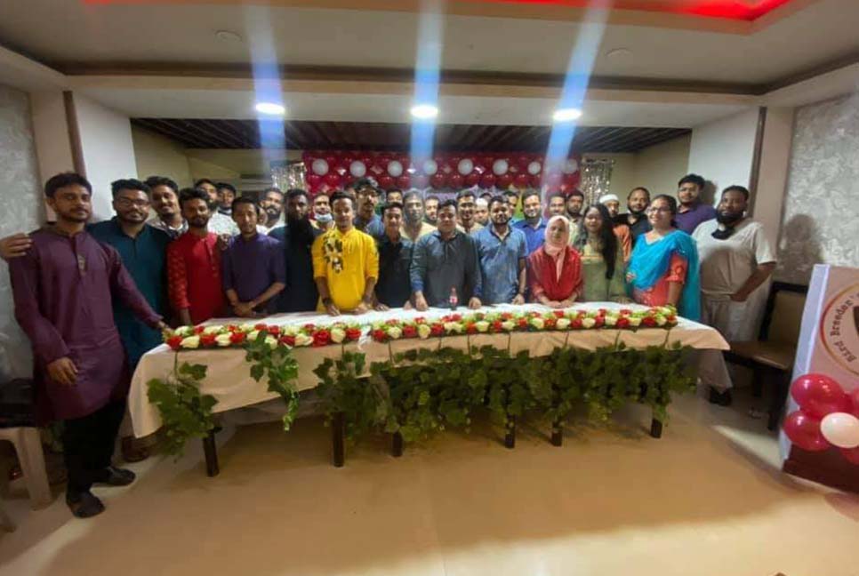 ‘বাজে নেশার প্রতি আসক্তি কমাতে সন্তানকে পাখি উপহার দিন’