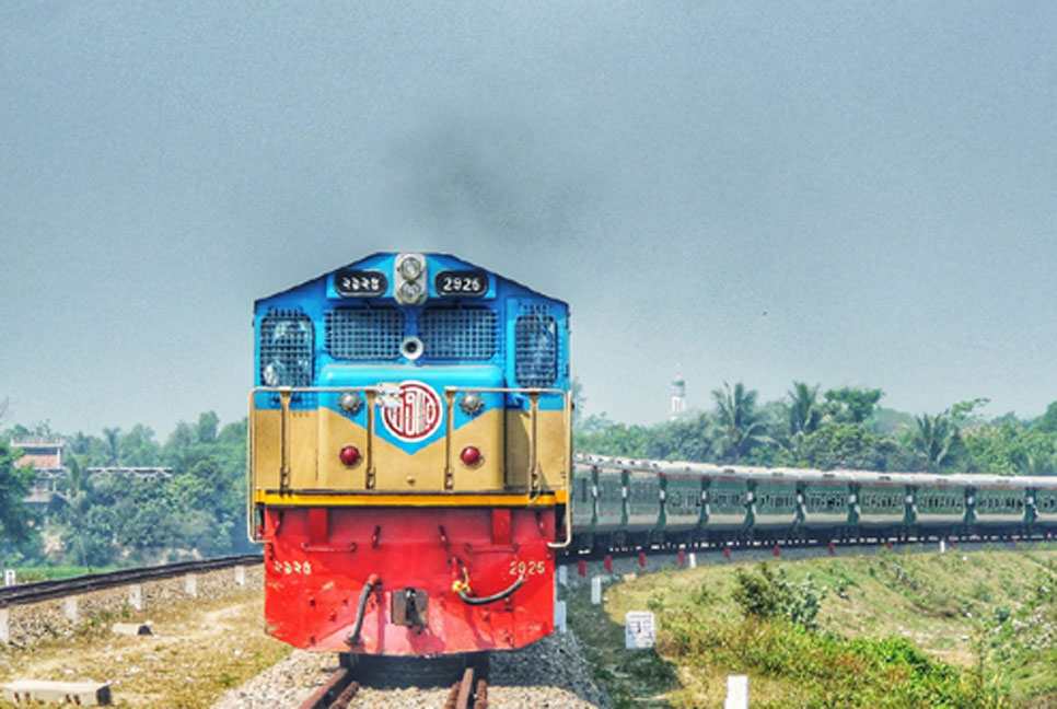 ট্রেনের ছাদে ডাকাতি ও হত্যার ঘটনায় মামলা 