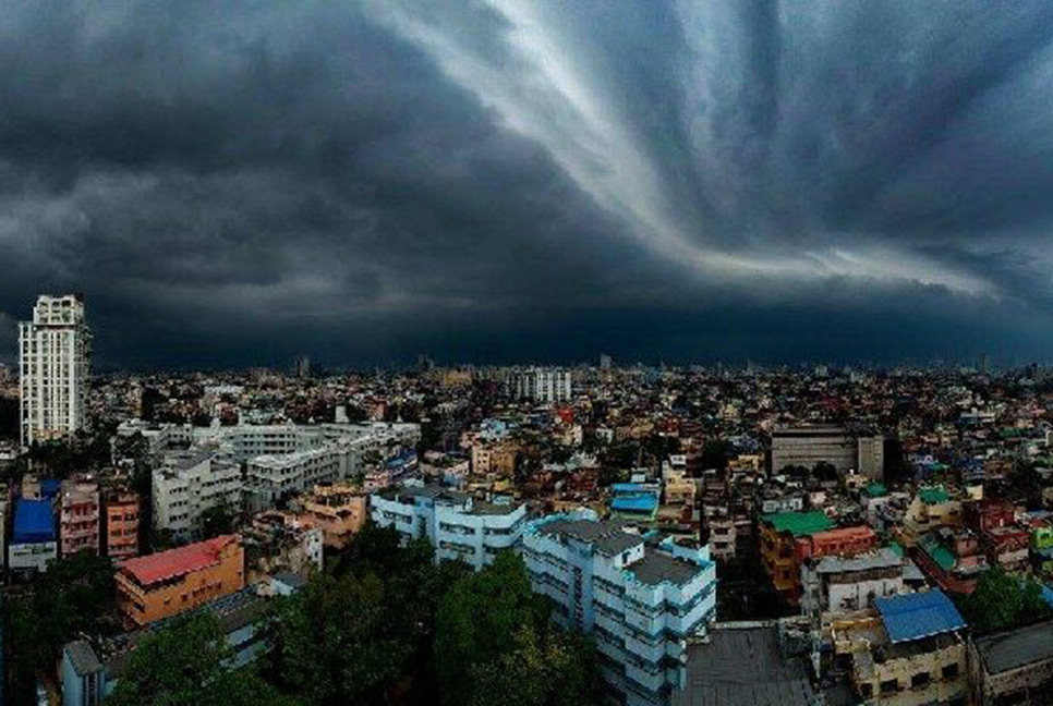 ফুঁসছে ঘূর্ণিঝড় গুলাব, আঘাত হানবে কখন কোথায় (দেখুন লাইভ)