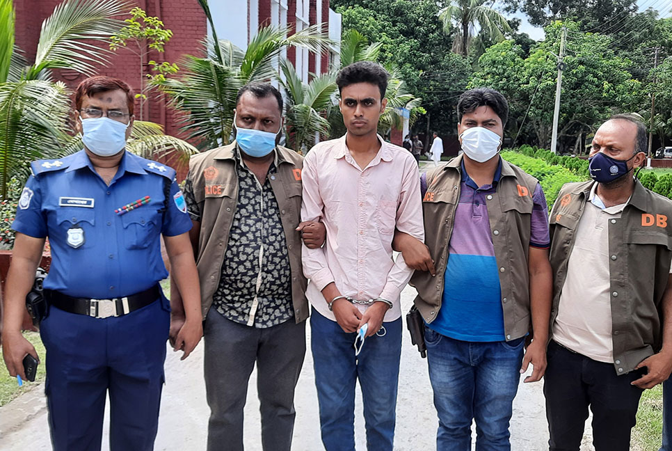 
স্কুলছাত্রীকে ধর্ষণের পর হত্যায় প্রধান আসামি গ্রেফতার