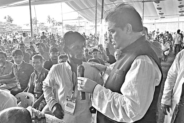 ব্যতিক্রম আয়োজনে এমপি জনতার কথা শুনলেন
