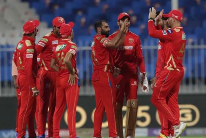 হায়দরাবাদকে বিদায় করে টিকে রইল পাঞ্জাব