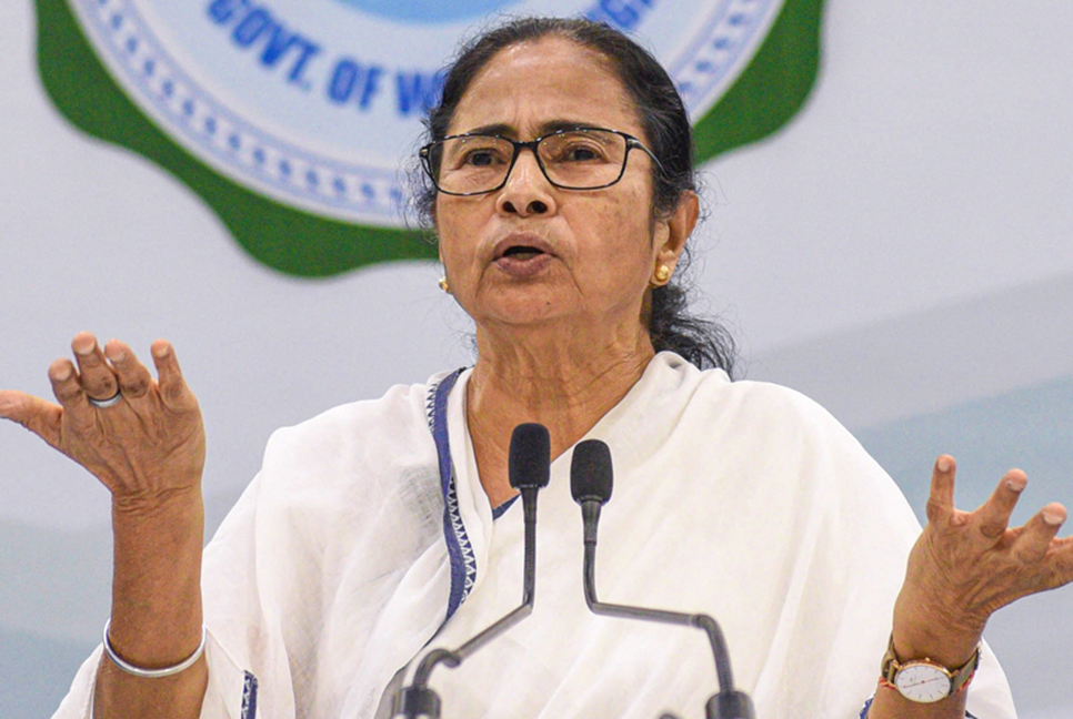 রাজনৈতিক প্রতিহিংসার কারণে রোম সফরে দিল্লির না: মমতা