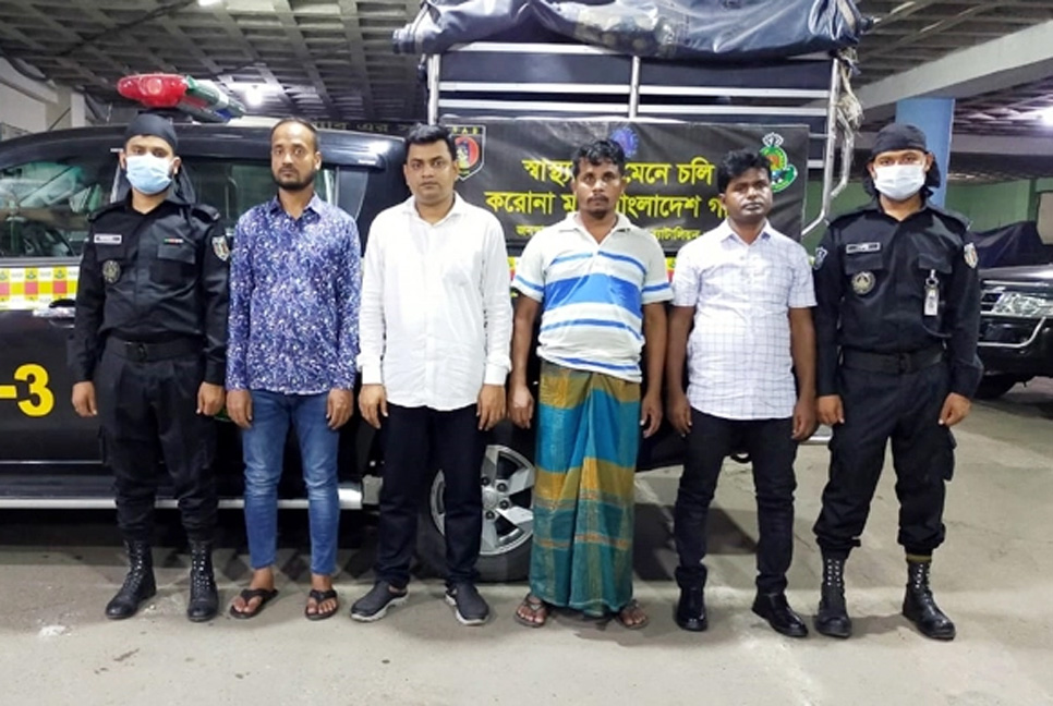 সৌদিতে পাচার নারী বাঁচতে চান, ঢাকায় ৪ পাচারকারী গ্রেফতার

