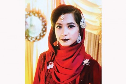 ১ টন আবর্জনা সরিয়ে ৭০ ফুট গভীর থেকে বিশ্ববিদ্যালয় ছাত্রীর লাশ উদ্ধার

