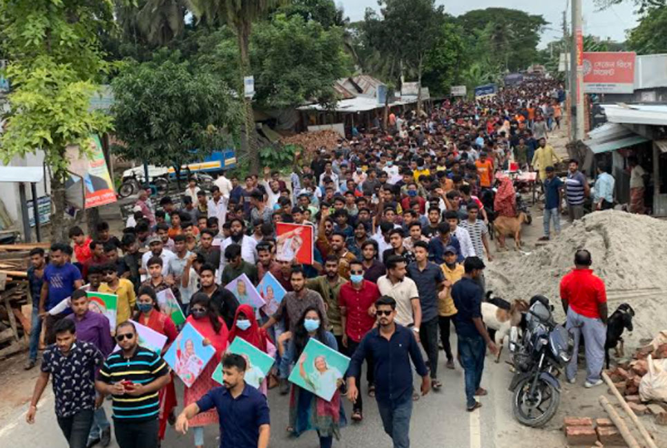 বোয়ালমারীতে শেখ হাসিনার জন্মদিনে ছাত্রলীগের র‍্যালি ও দোয়া মাহফিল