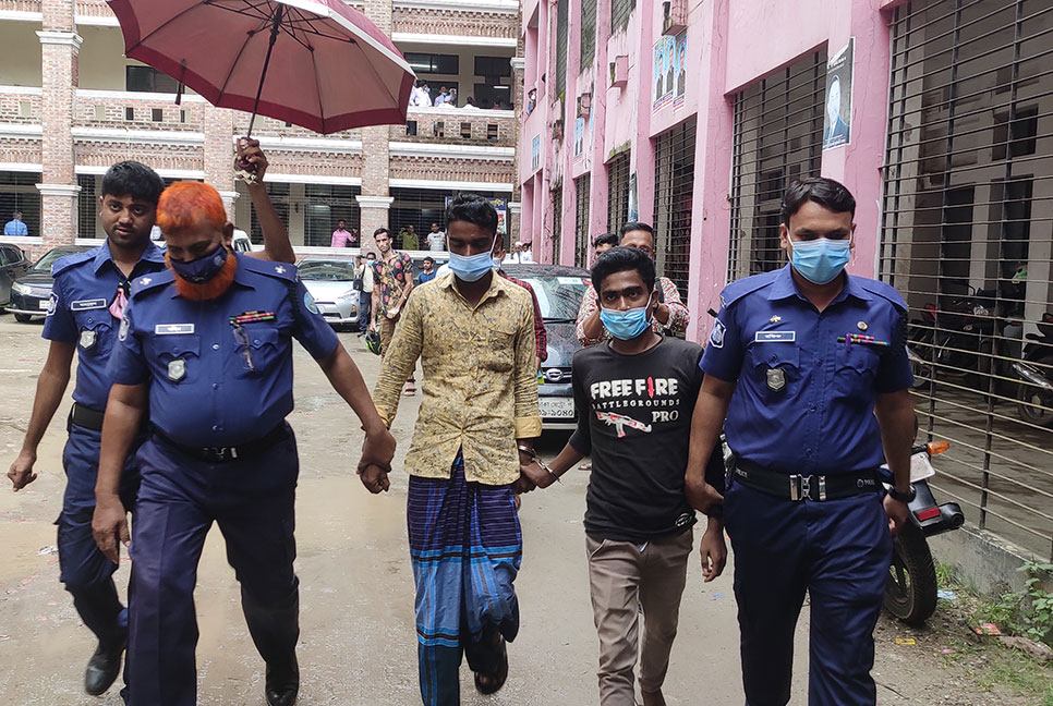 হত্যা মামলায় দু’জনের যাবজ্জীবন, অপর মামলায় ১০ বছরের জেল যুবকের