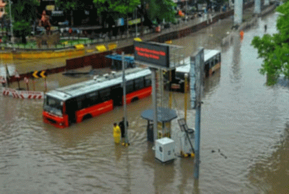 ভারতে বৃষ্টিপাতে সৃষ্ট বন্যায় ১৭ জনের প্রাণহানি 
