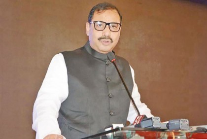 “রাজনীতিকে যারা ‘টাকা কামানোর মেশিন ভাবেন’ তাদের ব্যাপারে সচেতন হোন”
