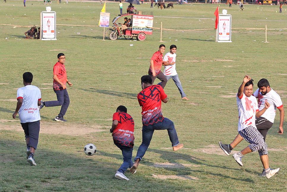 দিনাজপুরে মাদকবিরোধী ফুটবল টুর্নামেন্ট