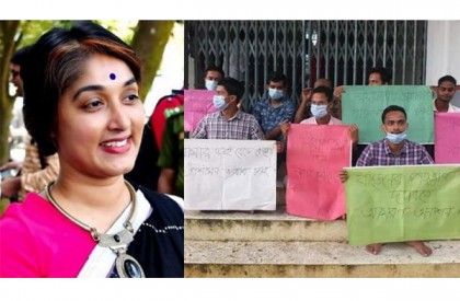 শিক্ষামন্ত্রীর আশ্বাসে রবীন্দ্র বিশ্ববিদ্যালয়ের আন্দোলন শিথিল 