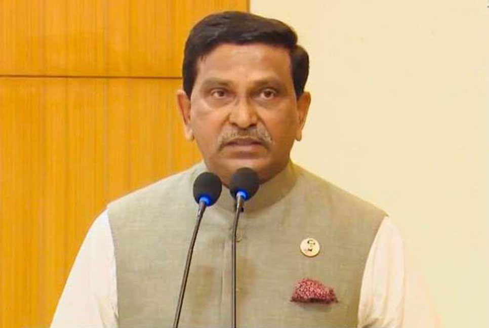 ক্ষমতায় থাকতে ১২শ’ সেনা কর্মকর্তাকে হত্যা করেন জিয়া : হানিফ